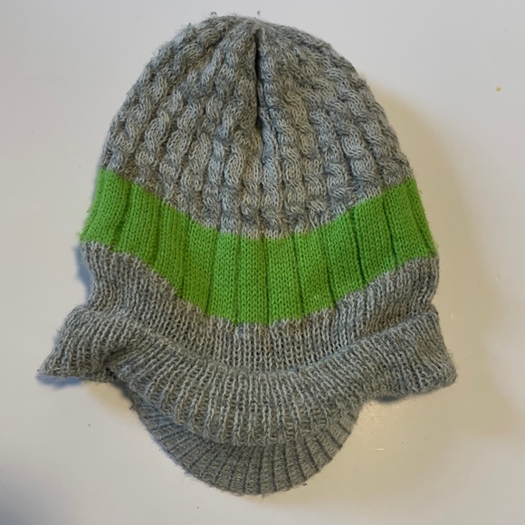 Boys knitted winter hat size 4-7 - Picture 2 of 5